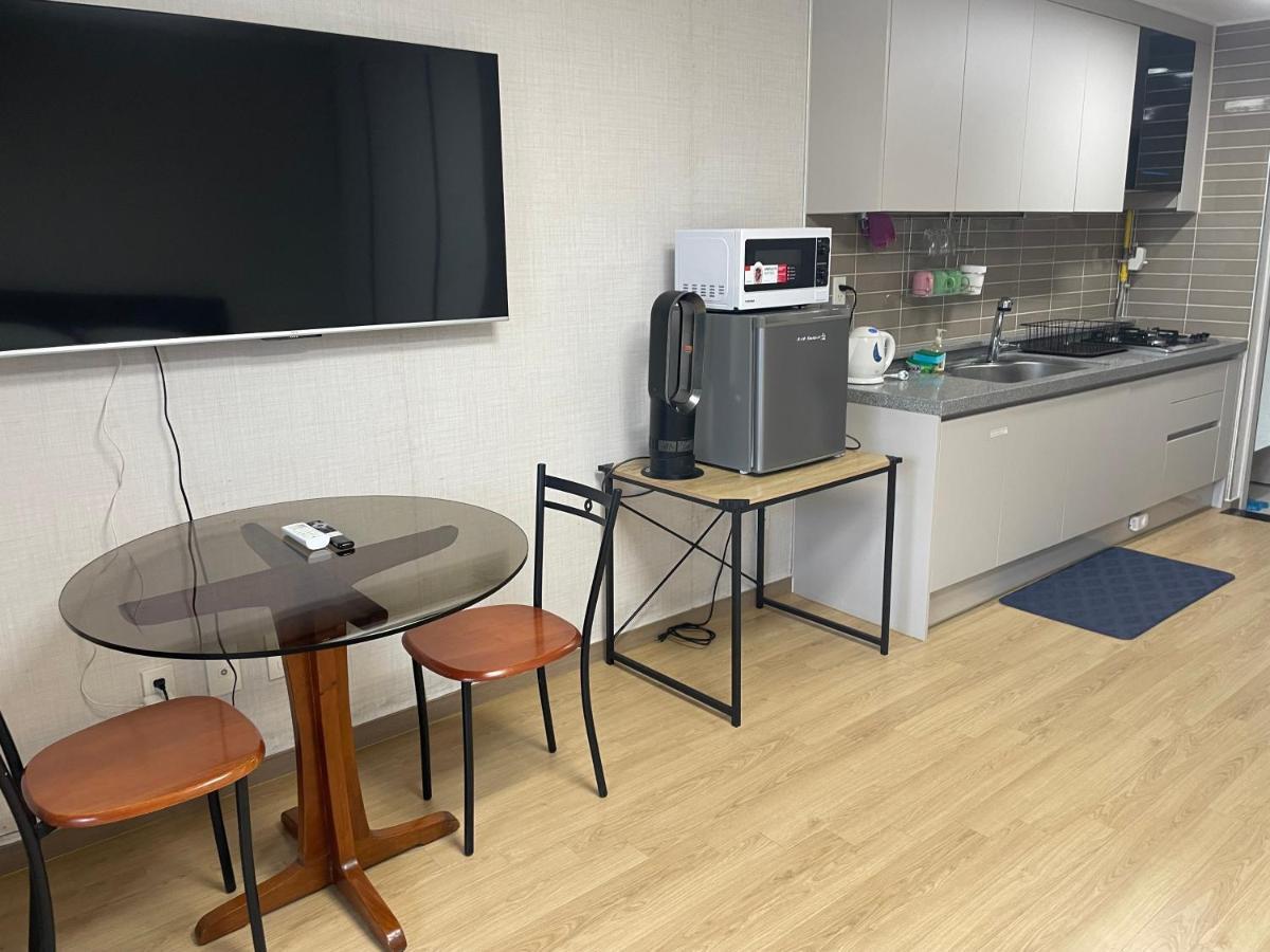 Spacious Luxury Condo W/ Kitchen Beside Hilton Clark D'Heights アンヘレス エクステリア 写真